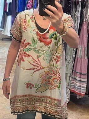 Johnny Was Cream Floral V-Neck Short Sleeve Tunic